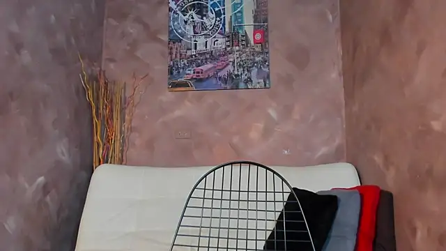 Snapshot of emma-hiill chatting on 10-17-25, 08:32 emma-hiill online show from 10-17-25, 08:32