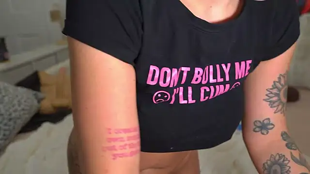 emmagray001 online show from 10-07-25, 12:06