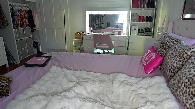 emmagray001 online show from 05-29-26, 11:05