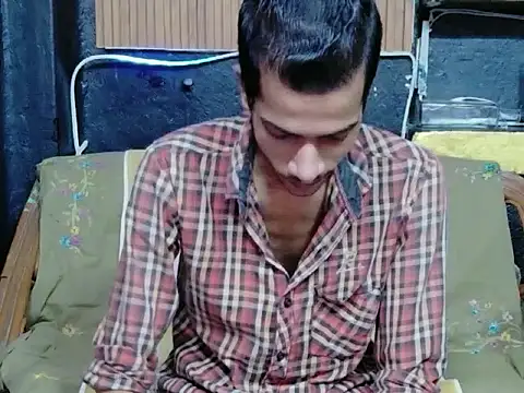 Snapshot of Alex_Suman25 chatting on 07-14-26, 12:43 Alex Suman25 online show from 07-14-26, 12:43