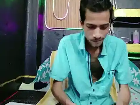 Snapshot of Alex_Suman25 chatting on 07-09-26, 04:13 Alex Suman25 online show from 07-09-26, 04:13