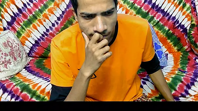 Snapshot of Alex_Suman25 chatting on 03-10-25, 11:45 Alex Suman25 online show from 03-10-25, 11:45