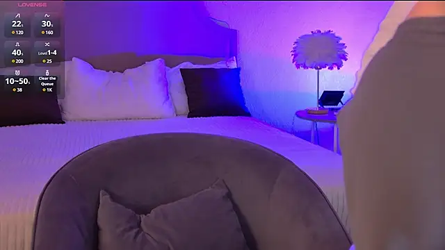 MiaBecky online show from 03-21-25, 05:21