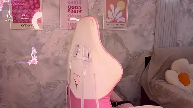 Snapshot of angel_with_flowers chatting on 02-05-25, 03:34 angel with flowers online show from 02-05-25, 03:34