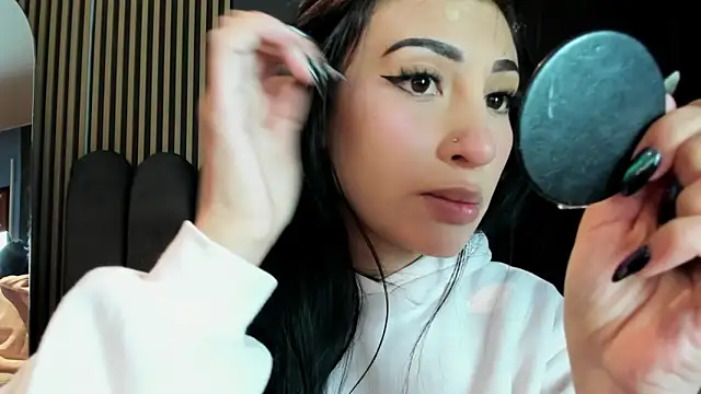 Snapshot of Nicolette_ks_ chatting on 06-16-26, 05:18 Nicolette ks online show from 06-16-26, 05:18