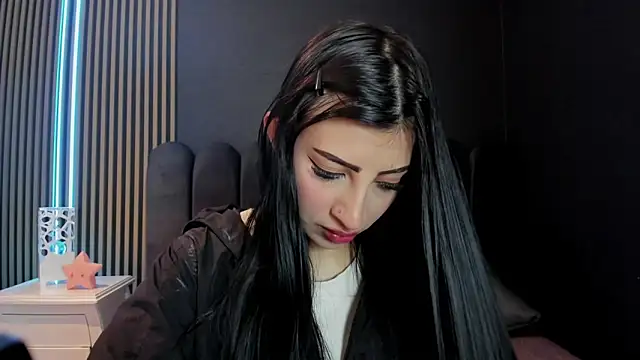 Nicolette ks  online show from 05-12-26, 04:42