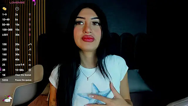 Snapshot of Nicolette_ks_ chatting on 02-06-26, 06:09 Nicolette ks online show from 02-06-26, 06:09