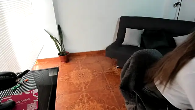 LinaBrowm online show from 09-25-25, 02:12