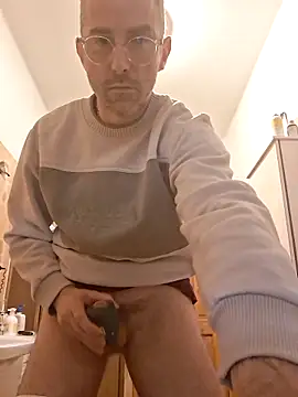 Snapshot of dedalus84 chatting on 02-23-26, 01:01 dedalus84 online show from 02-23-26, 01:01