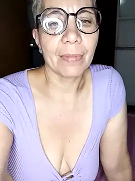 luz bella online show from 12-16-24, 03:08