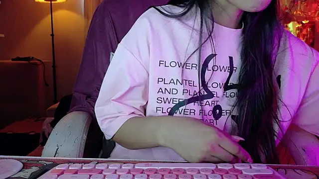 AllisonCatUwU online show from 06-17-26, 04:17