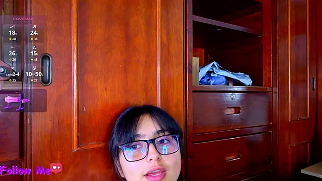 scarlleth  online show from 11-13-25, 12:09