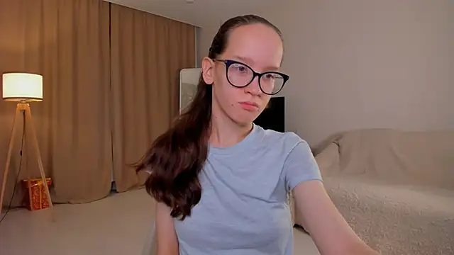 BettyBrowni online show from 10-04-25, 04:08