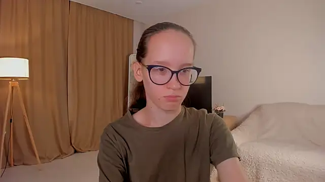 BettyBrowni online show from 10-21-25, 04:50