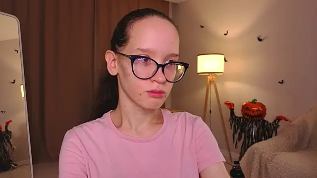 BettyBrowni online show from 11-30-25, 04:08