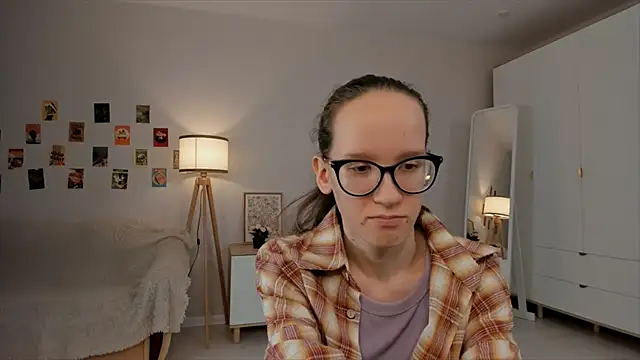 BettyBrowni online show from 03-18-25, 01:24