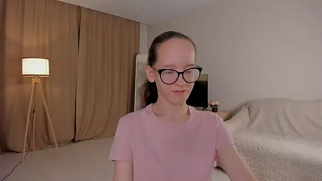 BettyBrowni online show from 10-18-25, 04:09