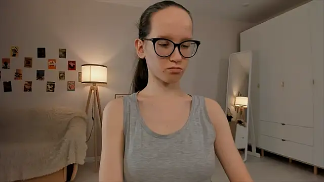 BettyBrowni online show from 03-21-25, 01:45