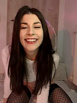 Aisha Moretti online show from 10-27-25, 04:19