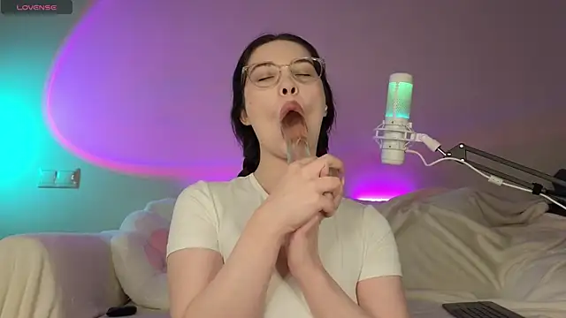 AokiAnna online show from 10-11-25, 06:03