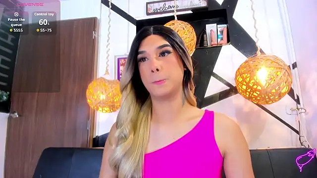 victoria aleia  online show from 12-18-25, 10:02