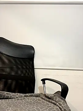 Isakeys  online show from 10-27-25, 06:09