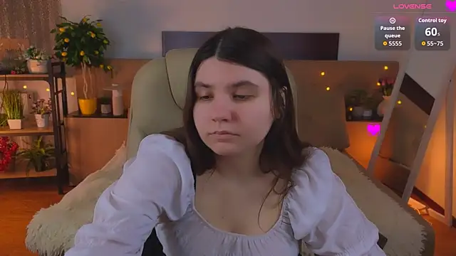 Viola  Shy online show from 05-18-26, 08:24