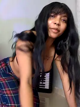 Snapshot of Lenakirbys chatting on 10-21-25, 11:04 Lenakirbys online show from 10-21-25, 11:04