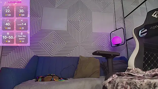 Snapshot of sarah_banks1 chatting on 02-22-25, 07:03 sarah banks1 online show from 02-22-25, 07:03