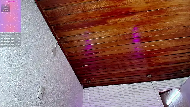 Snapshot of sarah_banks1 chatting on 03-08-25, 07:09 sarah banks1 online show from 03-08-25, 07:09