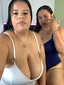 twocurvylatins online show from 04-21-26, 09:05