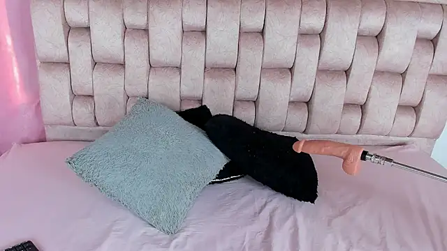 Emma Evelyn online show from 02-03-26, 07:52