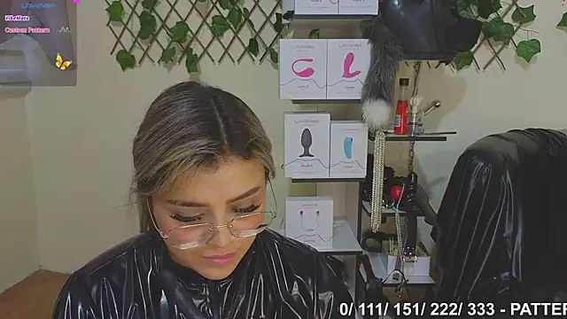 Snapshot of Sweett_Mollyy chatting on 03-02-25, 11:06 Sweett Mollyy online show from 03-02-25, 11:06