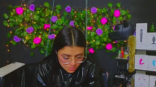 Snapshot of Sweett_Mollyy chatting on 07-18-26, 11:24 Sweett Mollyy online show from 07-18-26, 11:24