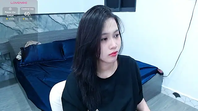 Lin SiYee online show from 11-25-25, 05:57