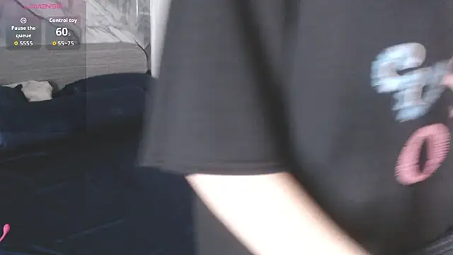 Lin SiYee online show from 10-22-25, 12:04