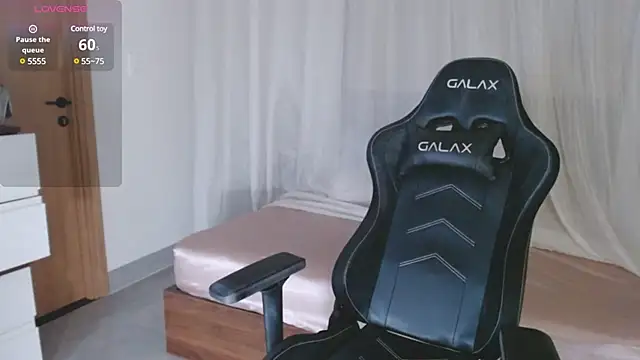 Lin SiYee online show from 03-18-25, 03:12