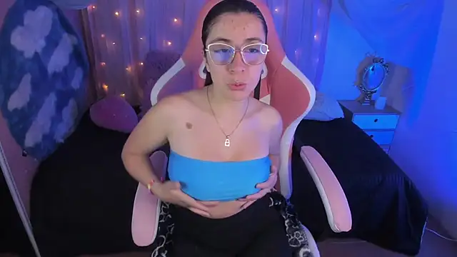 Snapshot of Fernanda__ chatting on 02-01-25, 06:10 Fernanda online show from 02-01-25, 06:10