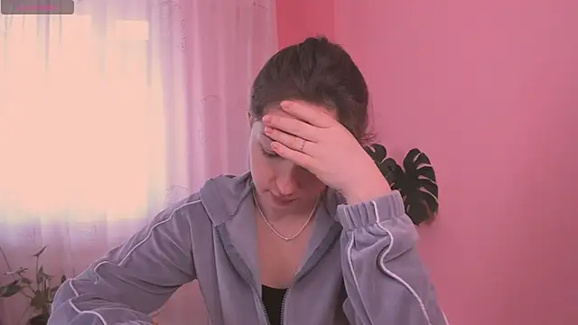 Snapshot of cClandesTina chatting on 03-17-25, 12:04 cClandesTina online show from 03-17-25, 12:04