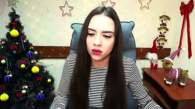 Snapshot of _your_fantasy_girl chatting on 12-21-24, 12:53 your fantasy girl online show from 12-21-24, 12:53