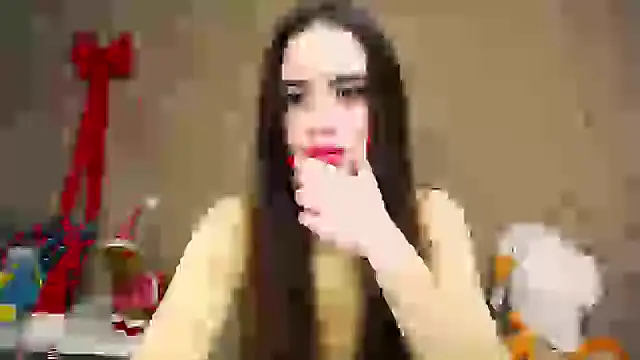 Snapshot of _your_fantasy_girl chatting on 12-28-24, 08:15 your fantasy girl online show from 12-28-24, 08:15