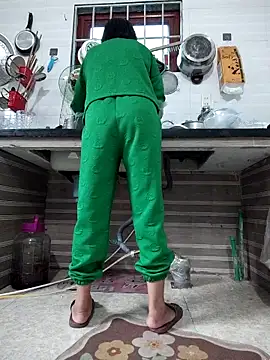 Snapshot of Haralushiaaa chatting on 02-14-26, 09:42 Haralushiaaa online show from 02-14-26, 09:42