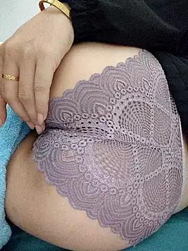 Snapshot of Haralushiaaa chatting on 03-09-26, 09:07 Haralushiaaa online show from 03-09-26, 09:07