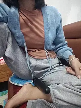 Snapshot of Haralushiaaa chatting on 02-02-26, 04:00 Haralushiaaa online show from 02-02-26, 04:00