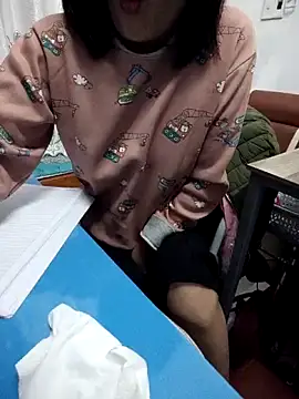 Haralushiaaa online show from 11-29-25, 01:17