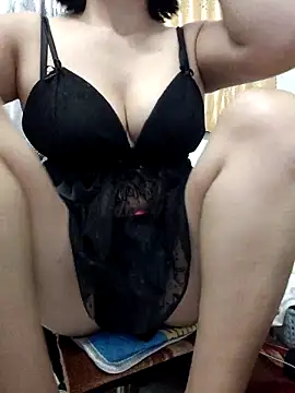 Snapshot of Haralushiaaa chatting on 03-18-26, 07:00 Haralushiaaa online show from 03-18-26, 07:00