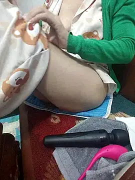 Snapshot of Haralushiaaa chatting on 02-01-26, 01:15 Haralushiaaa online show from 02-01-26, 01:15