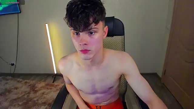Aiden Sensual online show from 09-14-25, 05:02