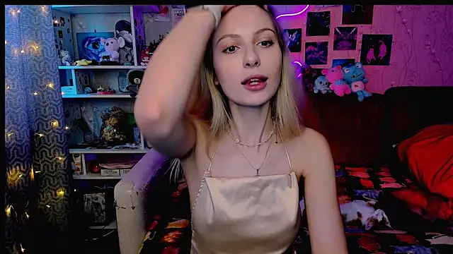 Snapshot of Maria_Hunt chatting on 01-21-25, 06:22 Maria Hunt online show from 01-21-25, 06:22