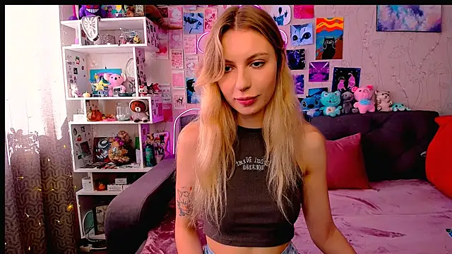 Snapshot of Maria_Hunt chatting on 02-26-25, 04:30 Maria Hunt online show from 02-26-25, 04:30